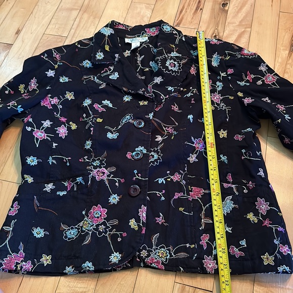 Black Floral Embroidered Blazer Jacket - Picture 6 of 10